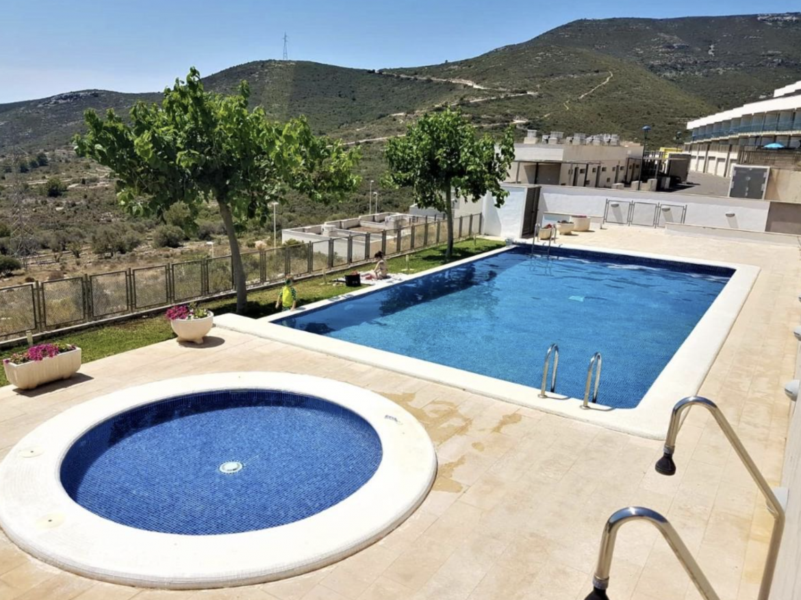 CASA ADOSADA PEÑISCOLA CON GARAGE CERRADO